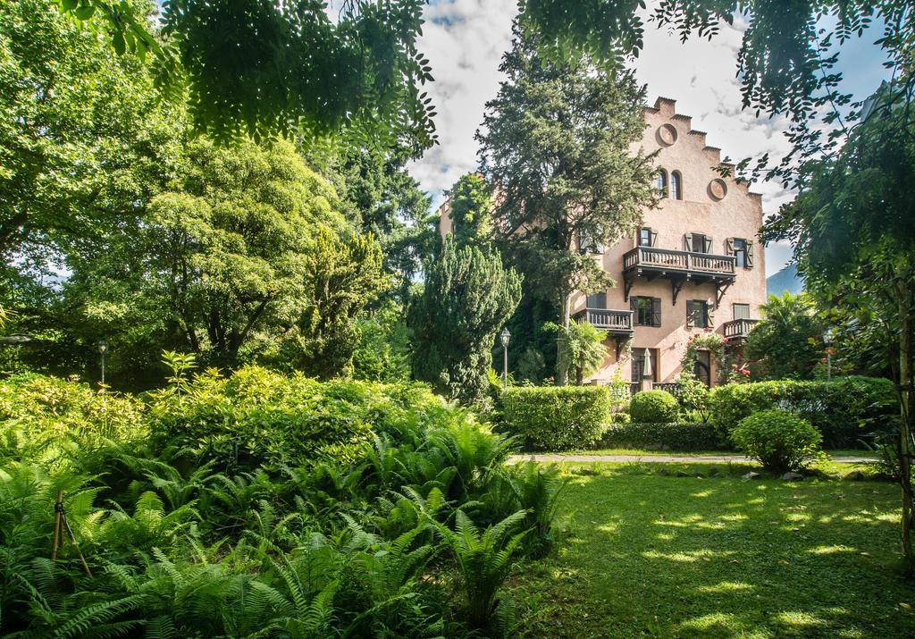 Schloss-Castel Pienzenau - Guestrooms & Apartments - B&B-Hotel & Restaurant Merano Exteriör bild